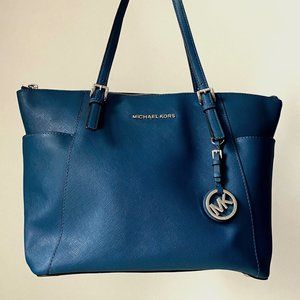 Jet Set Large Saffiano Leather Top-Zip Tote Bag